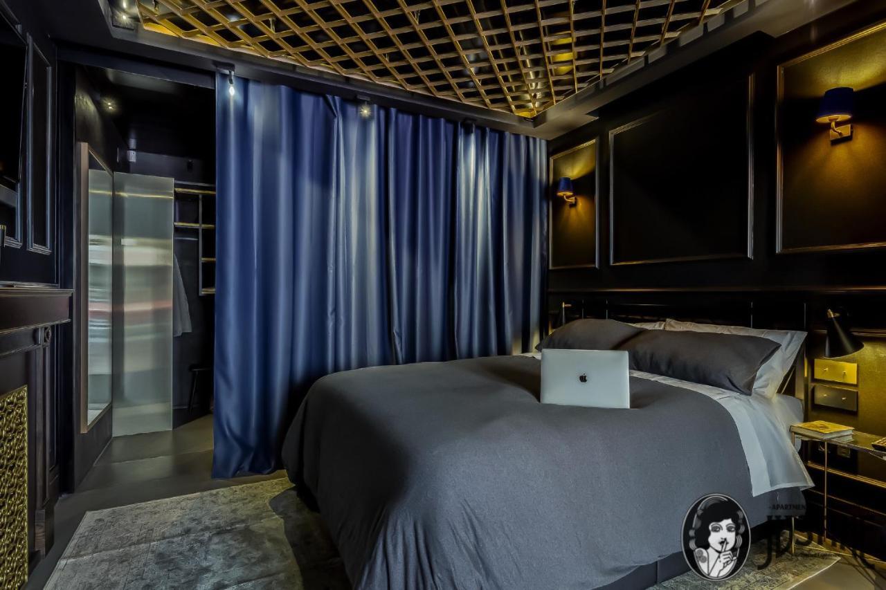 Suite Shibari By Justine Apartments Sobria Elegante Y Pecaminosa Apartamento Turistico En Madrid Rio Экстерьер фото